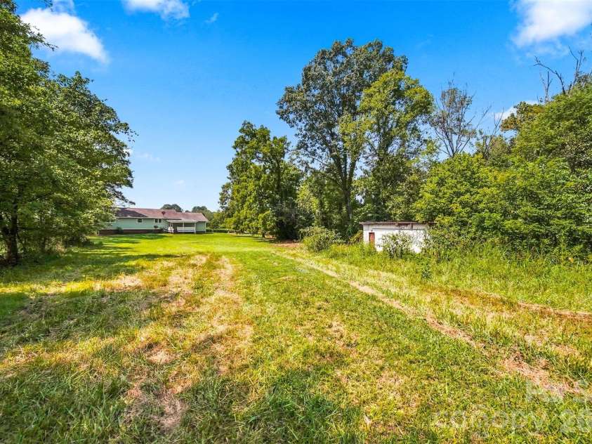 3610 Thrift Drive, Lincolnton, NC 28092.  MLS# CAR4414930, YatesRealty ID 44548. 