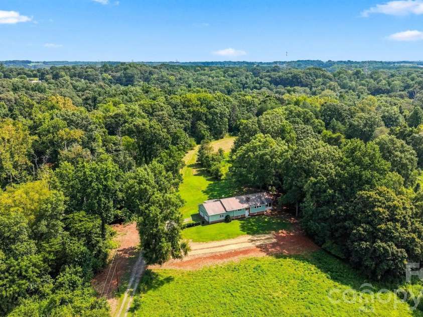 3610 Thrift Drive, Lincolnton, NC 28092.  MLS# CAR4414930, YatesRealty ID 44548. 