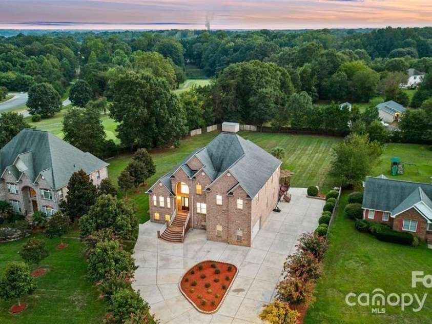 109 Dabbling Duck Circle, Mooresville, NC 28117.  MLS# CAR4286638, YatesRealty ID 4455. 