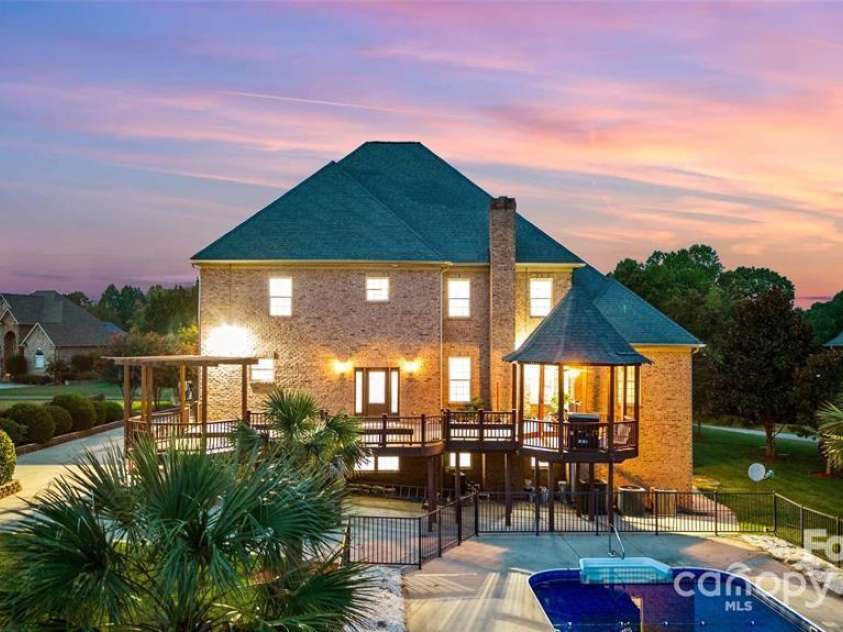 109 Dabbling Duck Circle, Mooresville, NC 28117.  MLS# CAR4286638, YatesRealty ID 4455. 