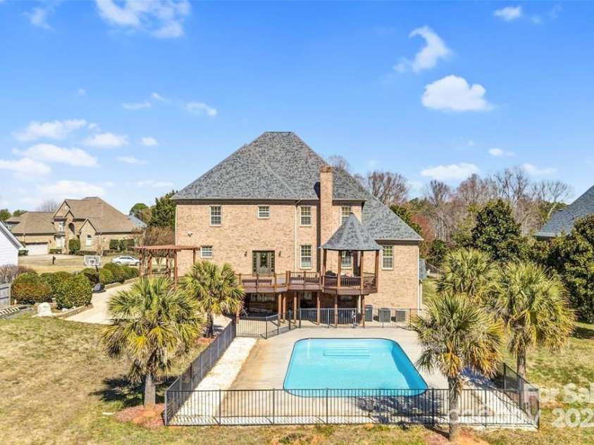 109 Dabbling Duck Circle, Mooresville, NC 28117.  MLS# CAR4286638, YatesRealty ID 4455. 