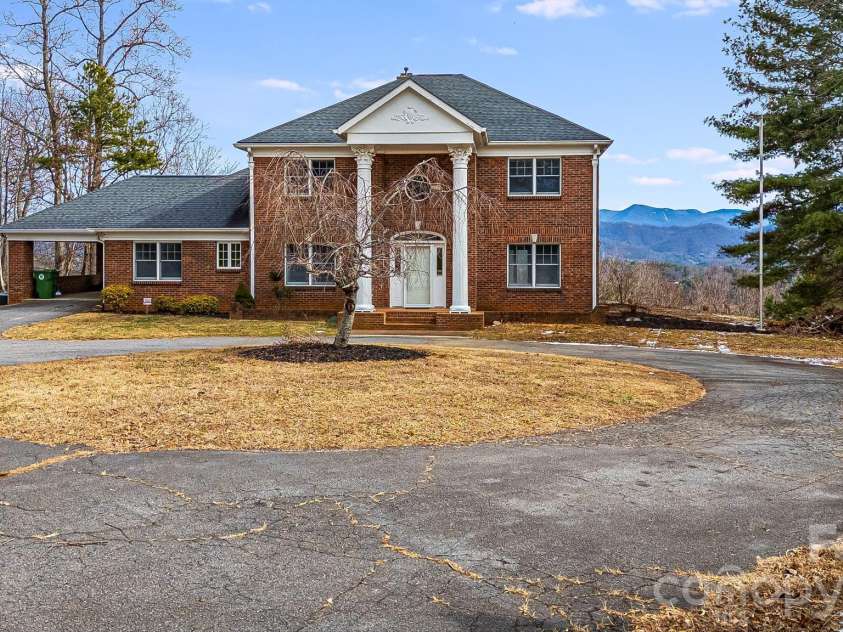 200 Duck Drive, Mars Hill, NC 28754.  MLS# CAR4347265, YatesRealty ID 4455. 