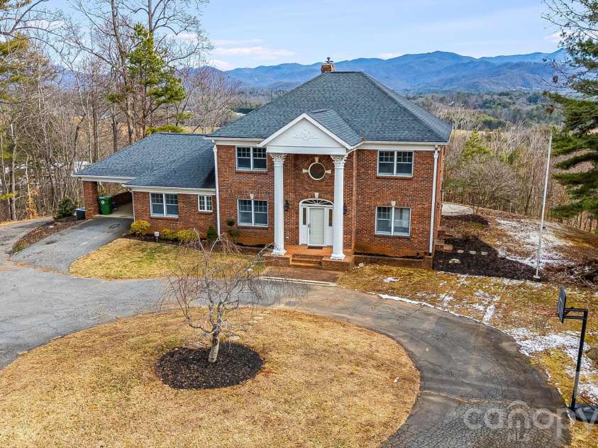 200 Duck Drive, Mars Hill, NC 28754.  MLS# CAR4347265, YatesRealty ID 4455. 
