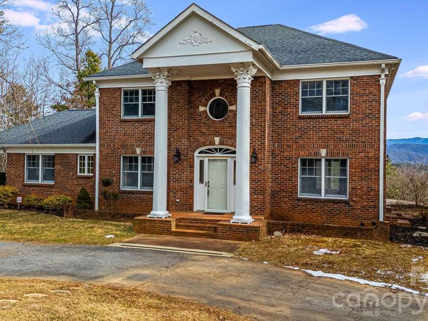 200 Duck Drive, Mars Hill, NC 28754.  MLS# CAR4347265, YatesRealty ID 4455. 