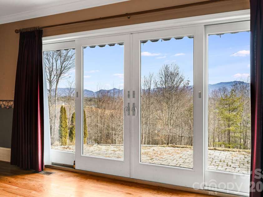 200 Duck Drive, Mars Hill, NC 28754.  MLS# CAR4347265, YatesRealty ID 4455. 