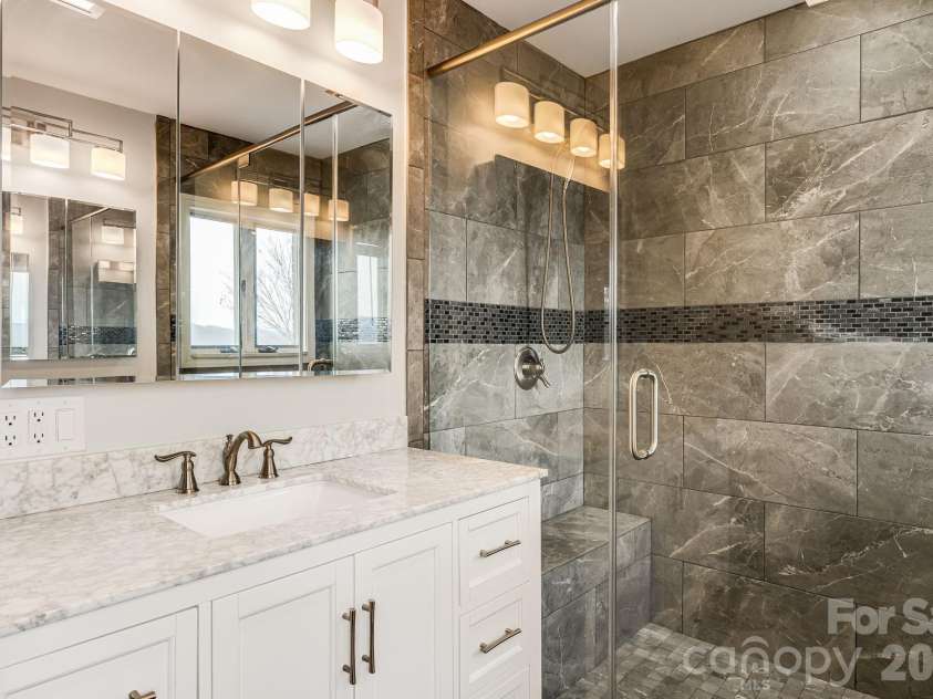 200 Duck Drive, Mars Hill, NC 28754.  MLS# CAR4347265, YatesRealty ID 4455. 