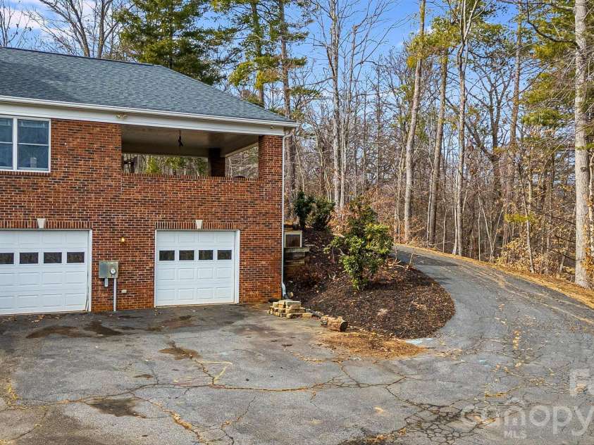 200 Duck Drive, Mars Hill, NC 28754.  MLS# CAR4347265, YatesRealty ID 4455. 