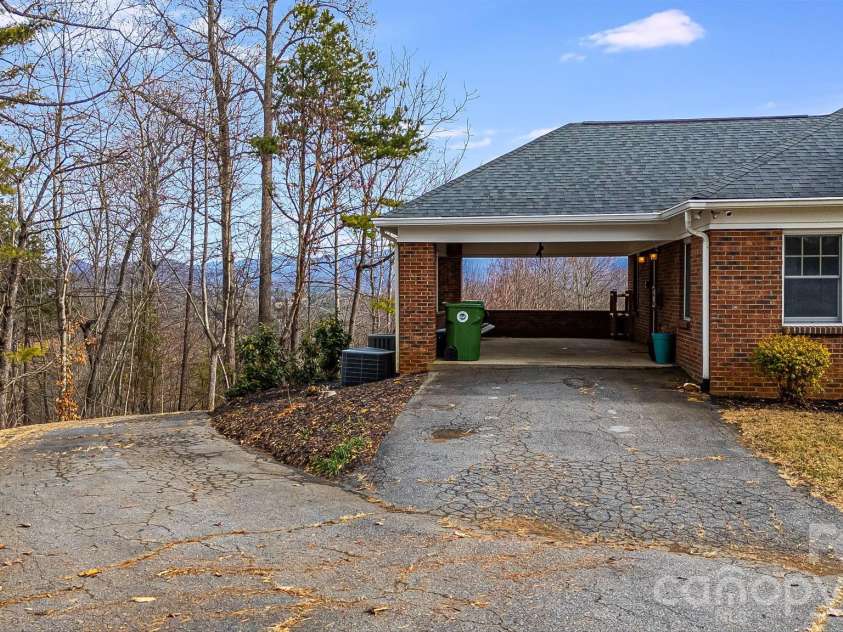 200 Duck Drive, Mars Hill, NC 28754.  MLS# CAR4347265, YatesRealty ID 4455. 
