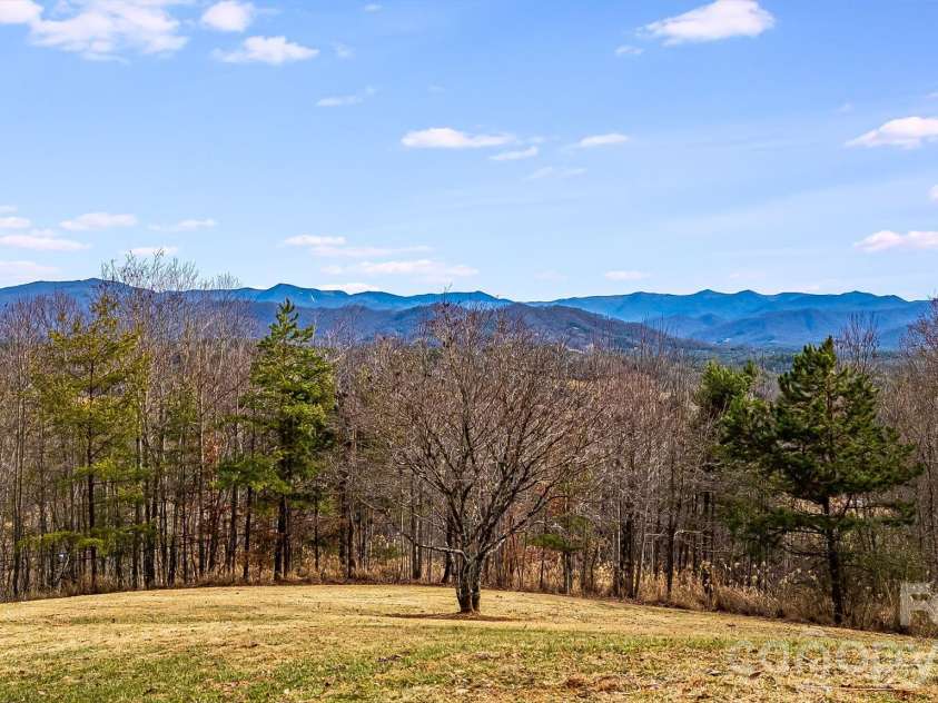 200 Duck Drive, Mars Hill, NC 28754.  MLS# CAR4347265, YatesRealty ID 4455. 