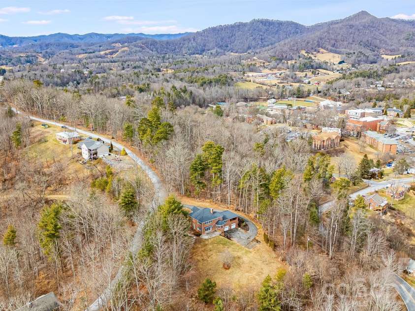 200 Duck Drive, Mars Hill, NC 28754.  MLS# CAR4347265, YatesRealty ID 4455. 