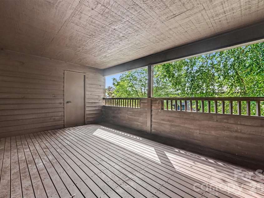 8027 Cedar Glen Drive, Charlotte, NC 28212.  MLS# CAR4414652, YatesRealty ID 44555. Back Porch