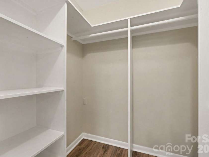 8027 Cedar Glen Drive, Charlotte, NC 28212.  MLS# CAR4414652, YatesRealty ID 44555. Closet