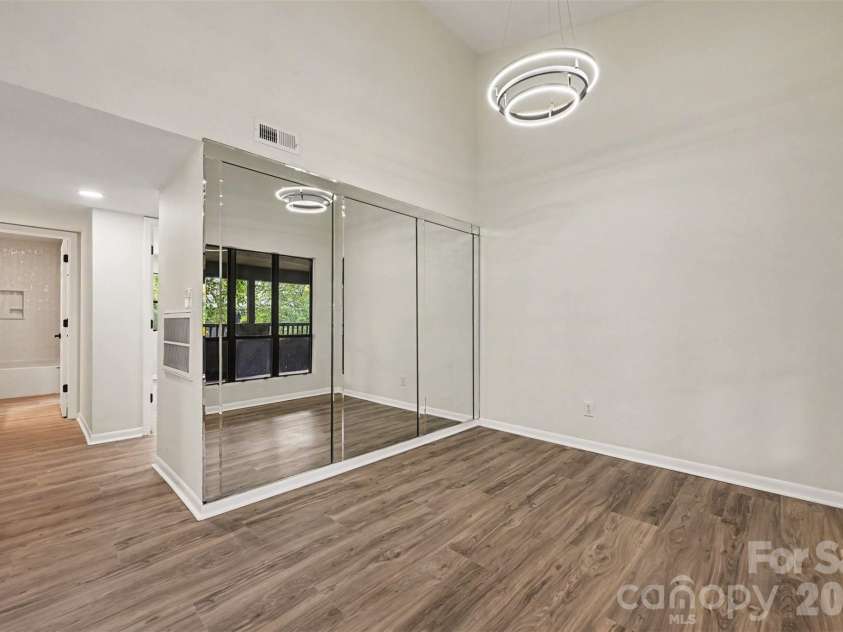 8027 Cedar Glen Drive, Charlotte, NC 28212.  MLS# CAR4414652, YatesRealty ID 44555. Dining Area