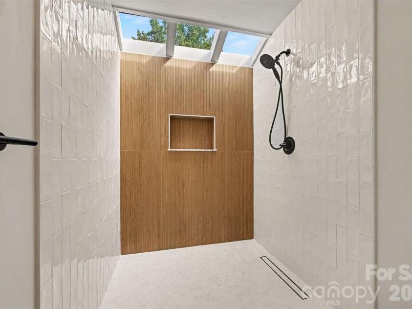 8027 Cedar Glen Drive, Charlotte, NC 28212.  MLS# CAR4414652, YatesRealty ID 44555. Primary Bathroom