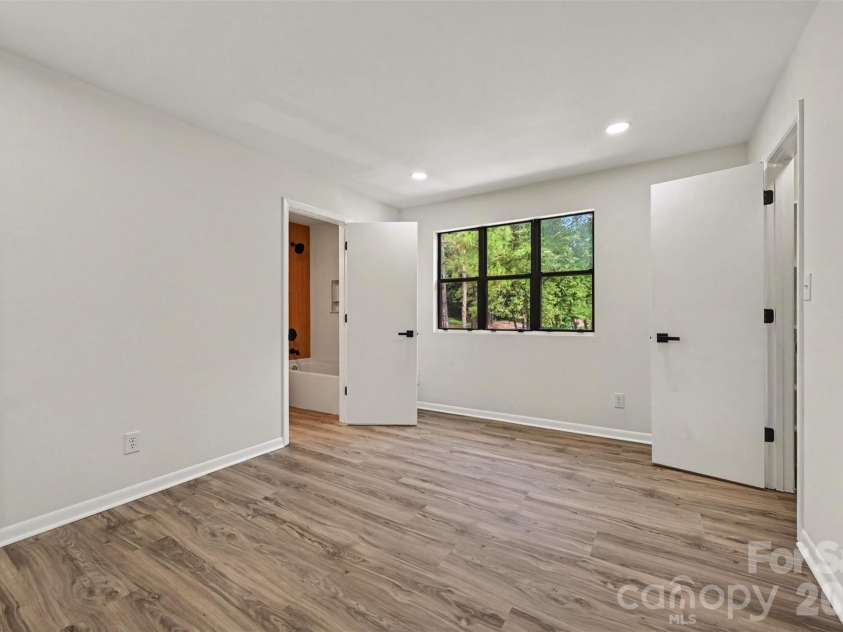 8027 Cedar Glen Drive, Charlotte, NC 28212.  MLS# CAR4414652, YatesRealty ID 44555. Secondary Bedroom