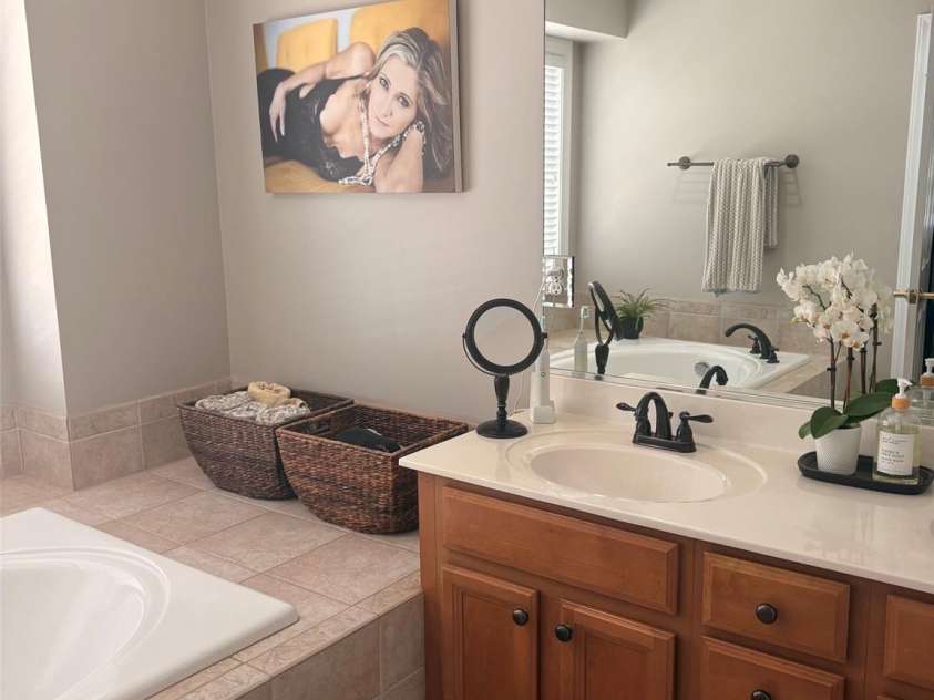 8403 Dunton Court, Waxhaw, NC 28173.  MLS# CAR4400840, YatesRealty ID 44556. Primary Bath
