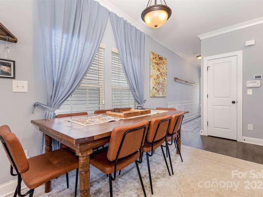 12304 Huntersville Concord Road, Huntersville, NC 28078.  MLS# CAR4268333, YatesRealty ID 4456. Large dining area
