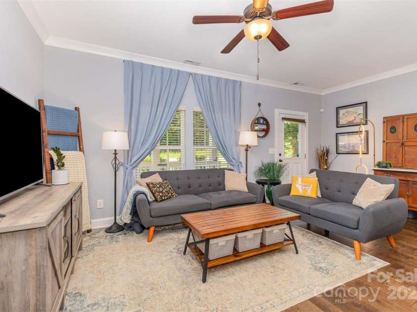 12304 Huntersville Concord Road, Huntersville, NC 28078.  MLS# CAR4268333, YatesRealty ID 4456. Open-concept living area