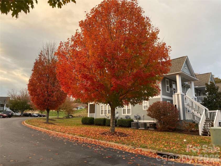 4402 Marble Way, Asheville, NC 28806.  MLS# CAR4413384, YatesRealty ID 44561. 