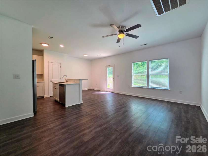 1121 Cleveland Avenue, Gastonia, NC 28052.  MLS# CAR4414991, YatesRealty ID 44562. 