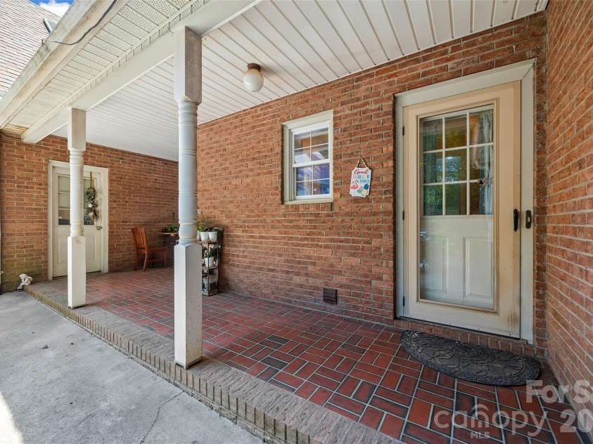 208 Eastwood Drive, Salisbury, NC 28146.  MLS# CAR4413019, YatesRealty ID 44563. 