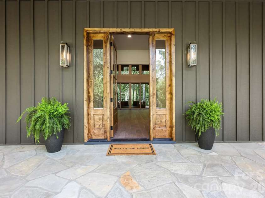 55 Settlers Cove, Brevard, NC 28712.  MLS# CAR4414826, YatesRealty ID 44564. 