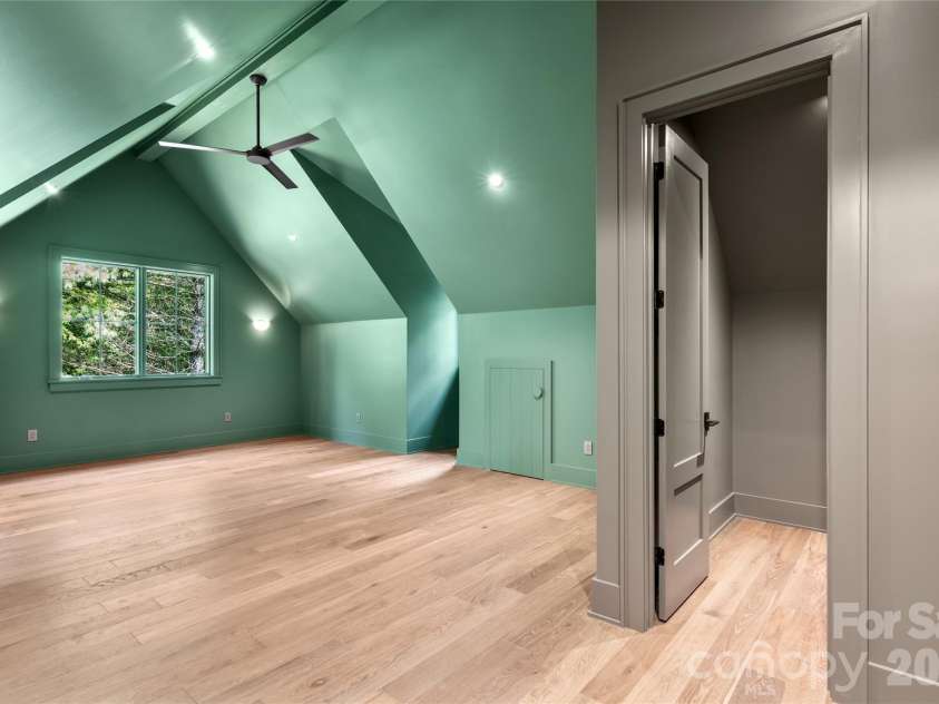55 Settlers Cove, Brevard, NC 28712.  MLS# CAR4414826, YatesRealty ID 44564. 