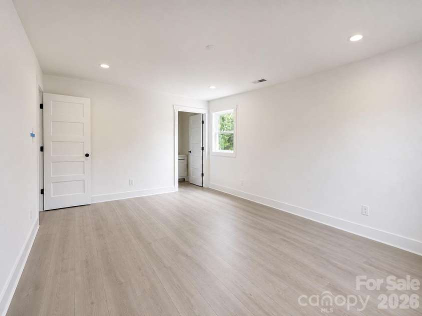 2606 Pine Forest Drive, Gastonia, NC 28056.  MLS# CAR4406413, YatesRealty ID 44566. 