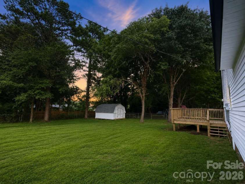 2606 Pine Forest Drive, Gastonia, NC 28056.  MLS# CAR4406413, YatesRealty ID 44566. 