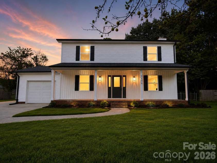 2606 Pine Forest Drive, Gastonia, NC 28056.  MLS# CAR4406413, YatesRealty ID 44566. 