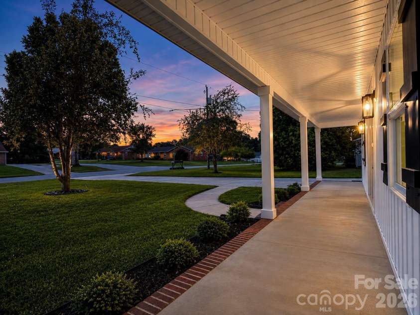 2606 Pine Forest Drive, Gastonia, NC 28056.  MLS# CAR4406413, YatesRealty ID 44566. 