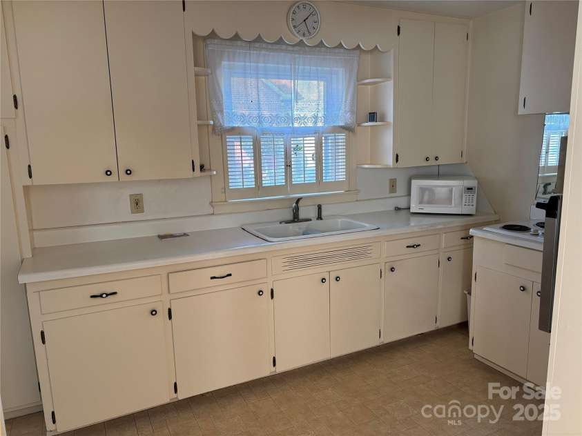 6544 Helens Way, Denver, NC 28037.  MLS# CAR4268119, YatesRealty ID 4457. 