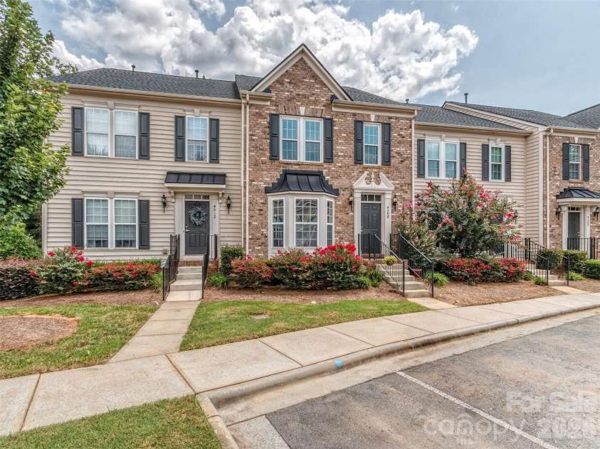 4308 Park South Station Boulevard, Charlotte, NC 28210.  MLS# CAR4414197, YatesRealty ID 44570. 