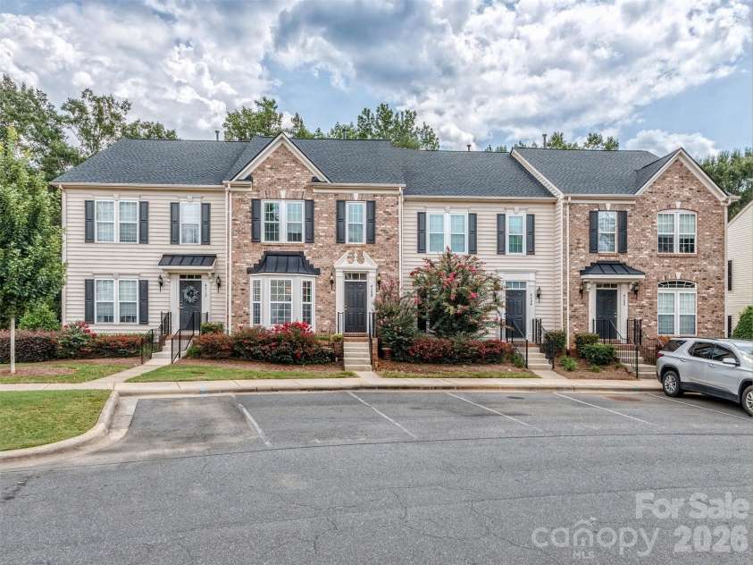 4308 Park South Station Boulevard, Charlotte, NC 28210.  MLS# CAR4414197, YatesRealty ID 44570. 