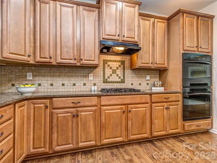4308 Park South Station Boulevard, Charlotte, NC 28210.  MLS# CAR4414197, YatesRealty ID 44570. 