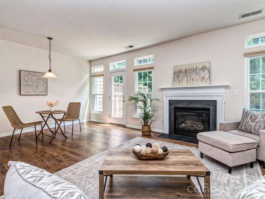 4308 Park South Station Boulevard, Charlotte, NC 28210.  MLS# CAR4414197, YatesRealty ID 44570. 