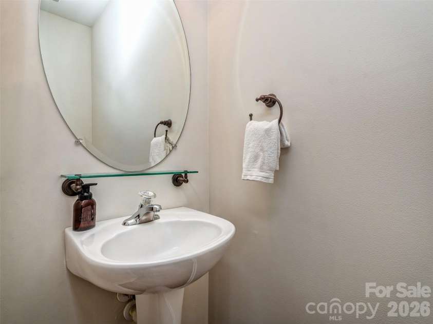 4308 Park South Station Boulevard, Charlotte, NC 28210.  MLS# CAR4414197, YatesRealty ID 44570. 