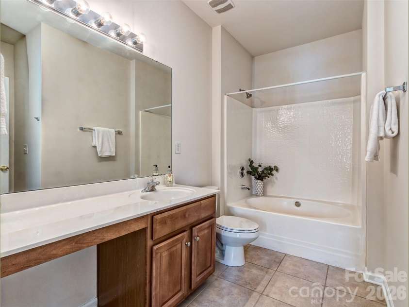 4308 Park South Station Boulevard, Charlotte, NC 28210.  MLS# CAR4414197, YatesRealty ID 44570. Secondary bathroom