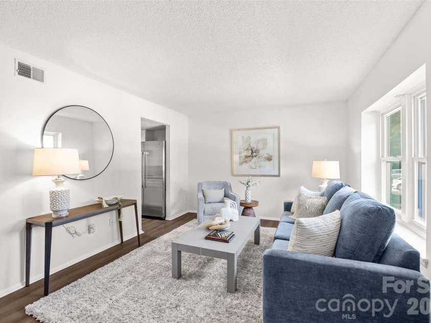 8254 Knights Bridge Road, Charlotte, NC 28210.  MLS# CAR4411000, YatesRealty ID 44574. 