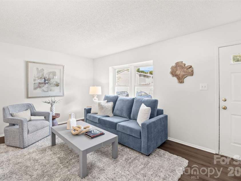 8254 Knights Bridge Road, Charlotte, NC 28210.  MLS# CAR4411000, YatesRealty ID 44574. 