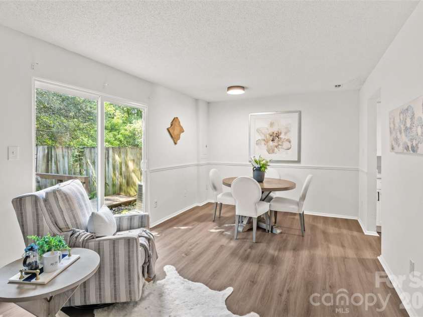 8254 Knights Bridge Road, Charlotte, NC 28210.  MLS# CAR4411000, YatesRealty ID 44574. 