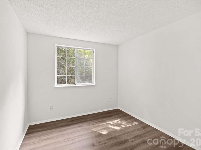 8254 Knights Bridge Road, Charlotte, NC 28210.  MLS# CAR4411000, YatesRealty ID 44574. 