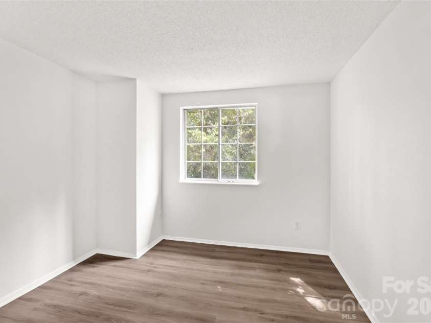 8254 Knights Bridge Road, Charlotte, NC 28210.  MLS# CAR4411000, YatesRealty ID 44574. 
