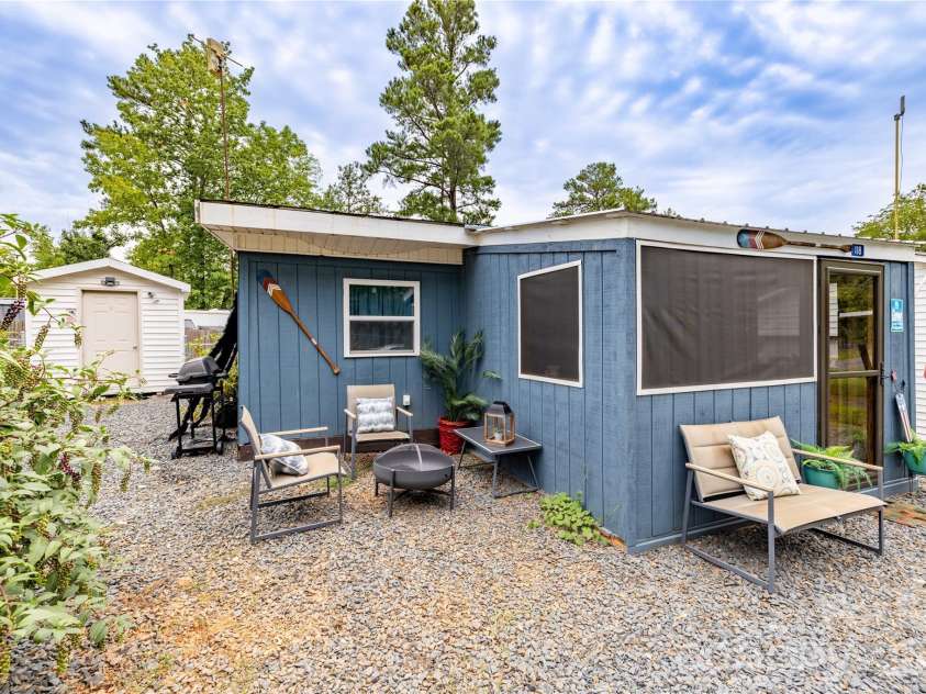 118 Lake Tillery Trail, Mount Gilead, NC 27306.  MLS# CAR4414017, YatesRealty ID 44575. 