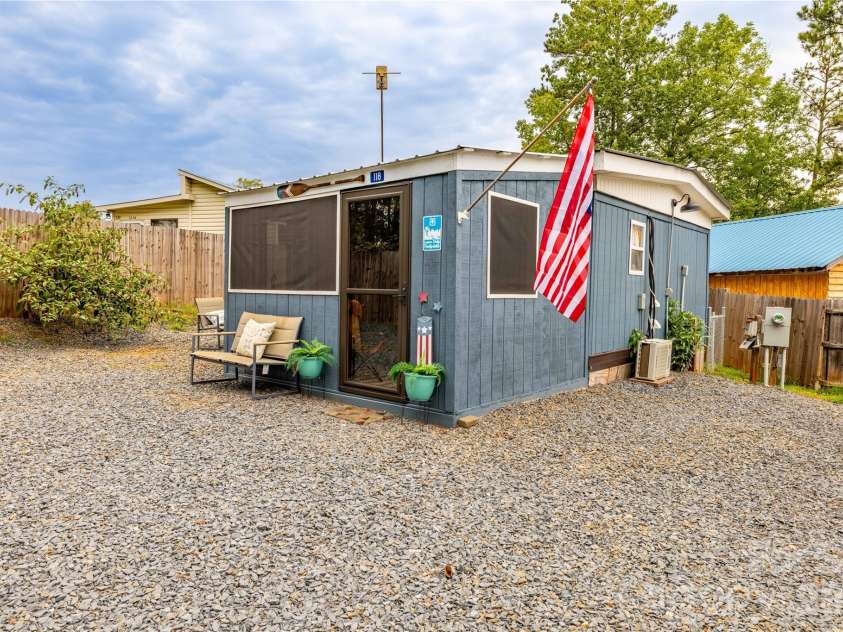 118 Lake Tillery Trail, Mount Gilead, NC 27306.  MLS# CAR4414017, YatesRealty ID 44575. 