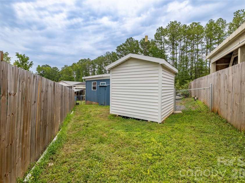 118 Lake Tillery Trail, Mount Gilead, NC 27306.  MLS# CAR4414017, YatesRealty ID 44575. 