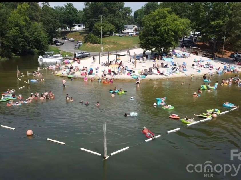 118 Lake Tillery Trail, Mount Gilead, NC 27306.  MLS# CAR4414017, YatesRealty ID 44575. 