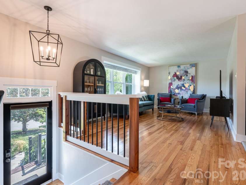 11 Summit Drive, Arden, NC 28704.  MLS# CAR4414933, YatesRealty ID 44577. 