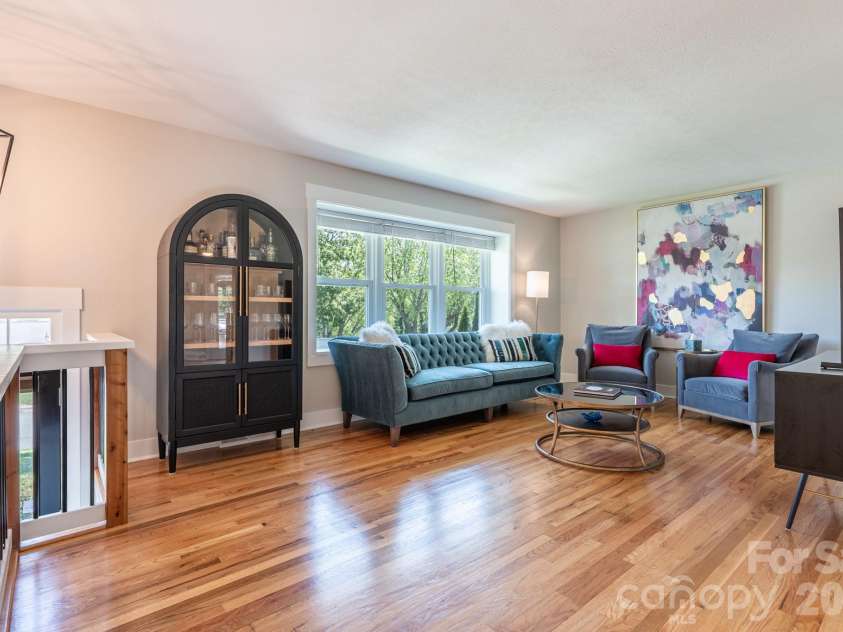 11 Summit Drive, Arden, NC 28704.  MLS# CAR4414933, YatesRealty ID 44577. 