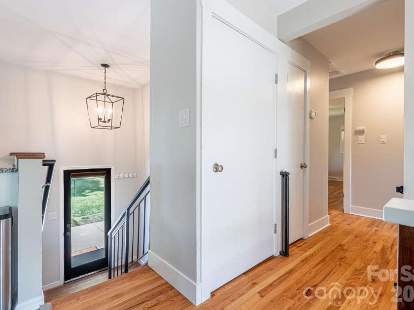 11 Summit Drive, Arden, NC 28704.  MLS# CAR4414933, YatesRealty ID 44577. 